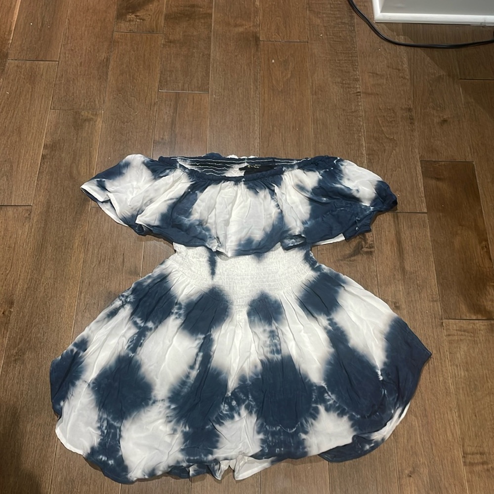 Blue Life tie dye romper sz S